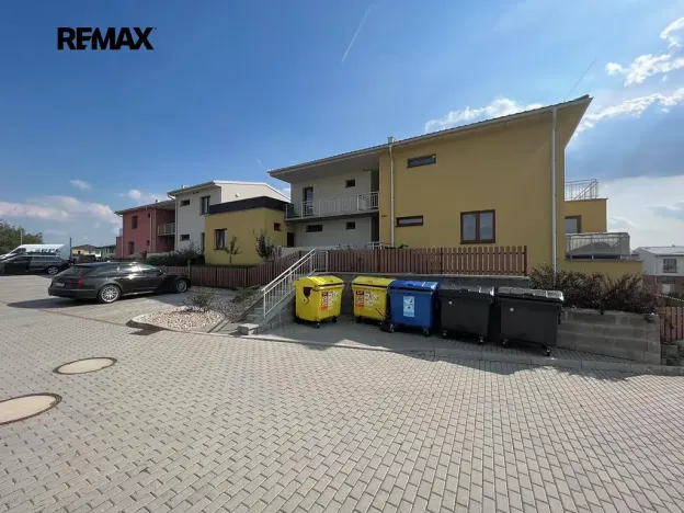 Pronájem bytu 1+kk, Lavičky, 53 m2