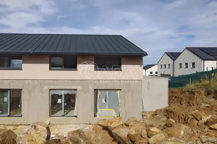 Prodej rodinného domu, Kamenice, Benešovská, 159 m2