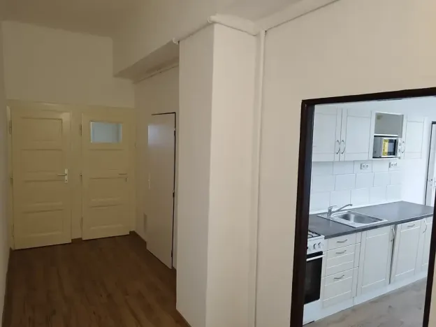Pronájem bytu 2+1, Praha - Vysočany, Poděbradská, 77 m2
