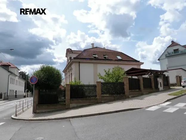 Pronájem bytu 2+kk, Praha - Zbraslav, Boženy Stárkové, 50 m2