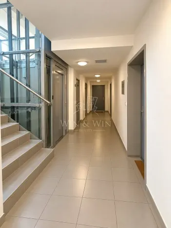 Prodej bytu 1+kk, Jince, Zborovská, 33 m2