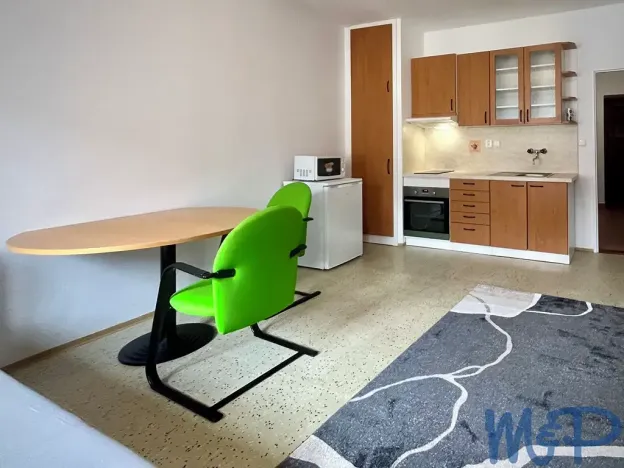Pronájem bytu 1+kk, Jihlava, Benešova, 37 m2