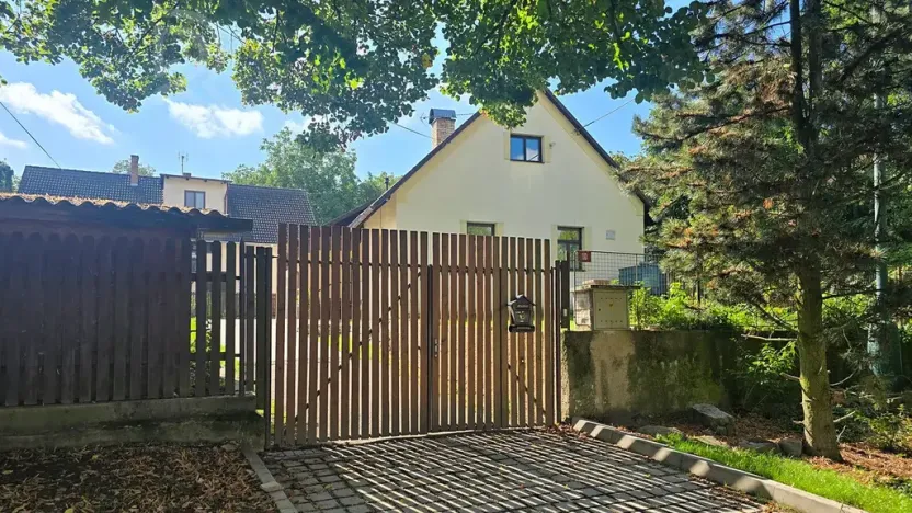 Pronájem rodinného domu, Pyšely, Na Návsi, 110 m2
