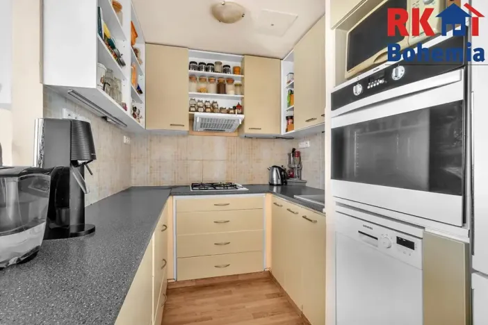 Prodej bytu 3+1, Praha - Chodov, Konstantinova, 71 m2
