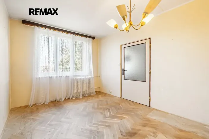 Prodej bytu 4+1, Karlovy Vary, Modenská, 77 m2