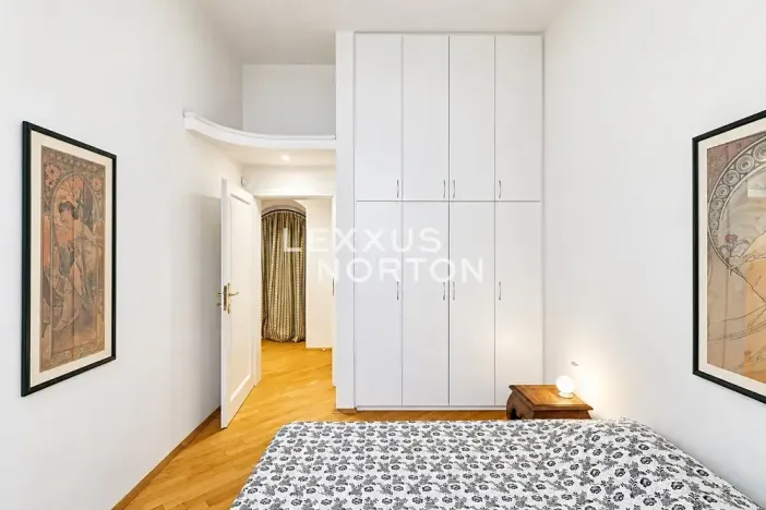 Pronájem bytu 3+1, Praha - Nové Město, Odborů, 80 m2