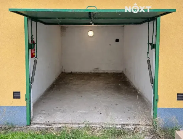 Prodej garáže, Praha - Strašnice, 16 m2