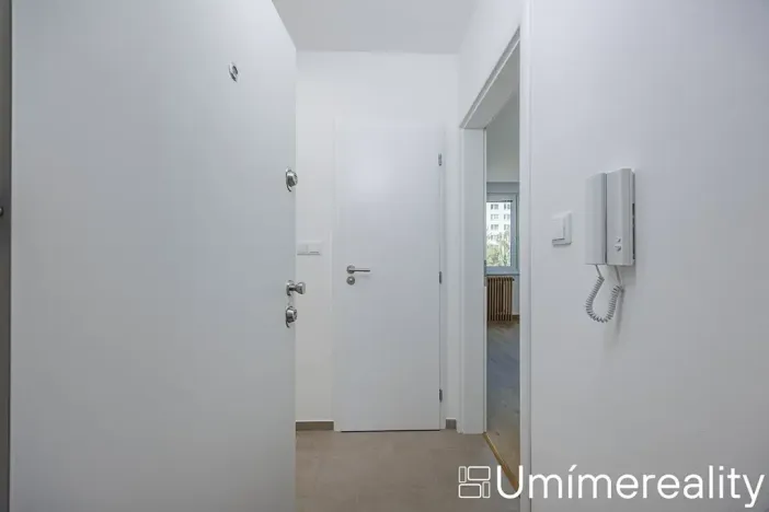 Prodej bytu 1+kk, Praha - Chodov, Valentova, 30 m2
