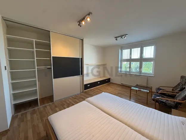 Pronájem bytu 2+kk, Hradec Králové, Střelecká, 52 m2