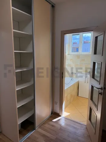 Pronájem bytu 2+kk, Hradec Králové, Střelecká, 52 m2