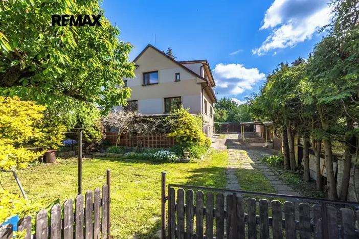 Prodej rodinného domu, Kamenice, Pražská, 182 m2