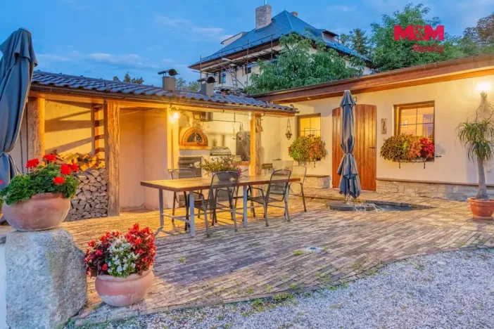Prodej rodinného domu, Cvrčovice, Školní, 178 m2