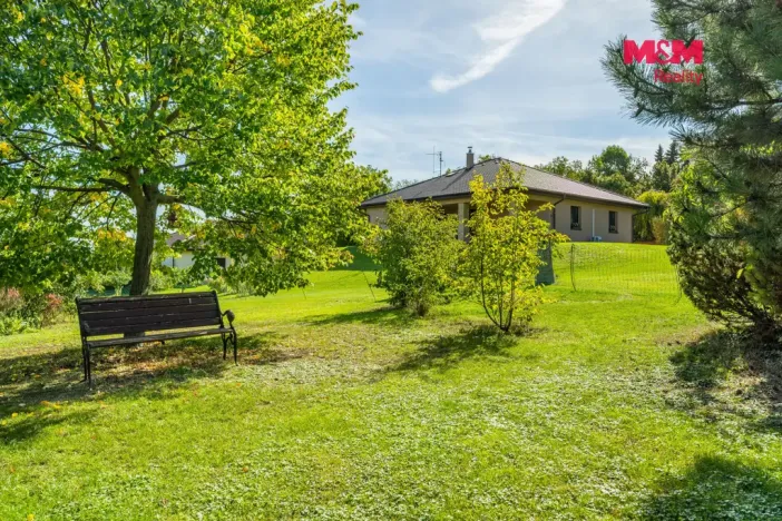 Prodej rodinného domu, Cvrčovice, Školní, 178 m2