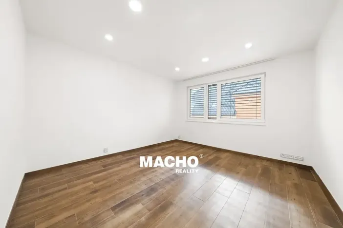 Pronájem bytu 2+1, Praha - Vršovice, Na křivce, 68 m2