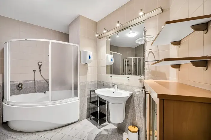 Pronájem bytu 3+1, Praha, Na hřebenech I, 112 m2