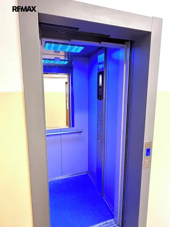 Prodej bytu 1+kk, Praha - Záběhlice, Hvozdíková, 24 m2