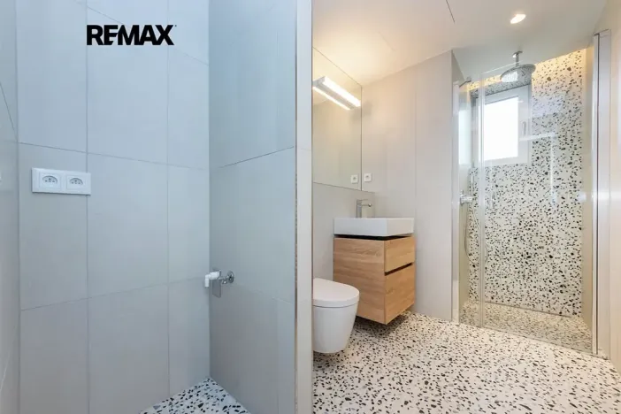 Prodej bytu 1+kk, Praha - Radlice, U Komína, 38 m2