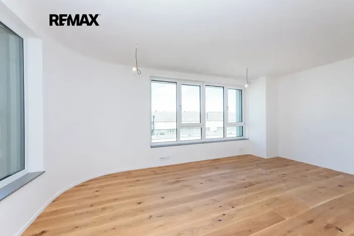 Pronájem bytu 1+kk, Praha - Radlice, U Komína, 37 m2