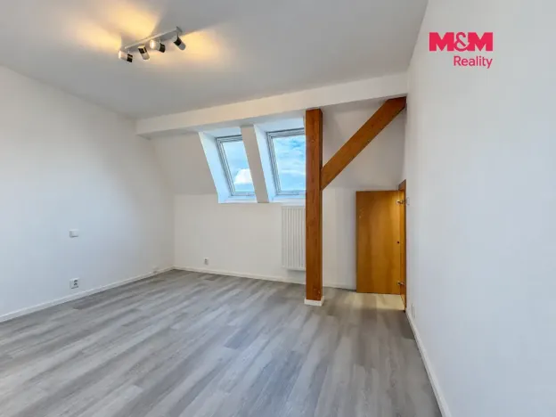 Pronájem bytu 2+1, Kladno, Osvoboz. pol. vězňů, 53 m2