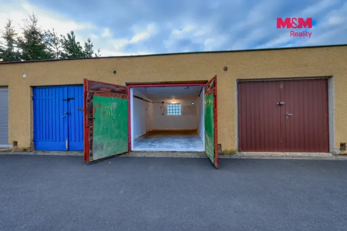 Pronájem garáže, Dobřany, 20 m2