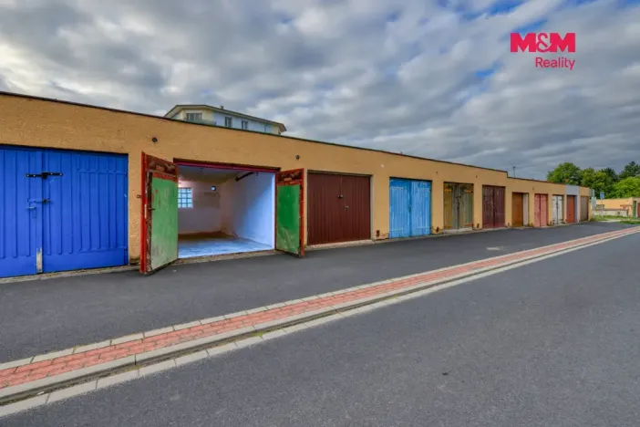 Pronájem garáže, Dobřany, 20 m2