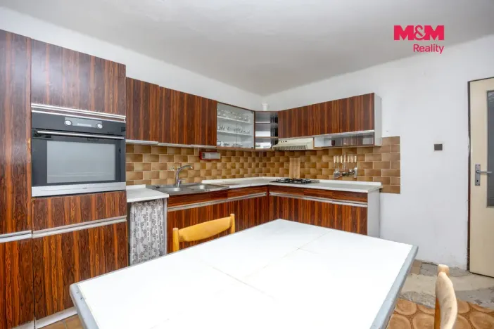 Prodej rodinného domu, Ústín, 242 m2