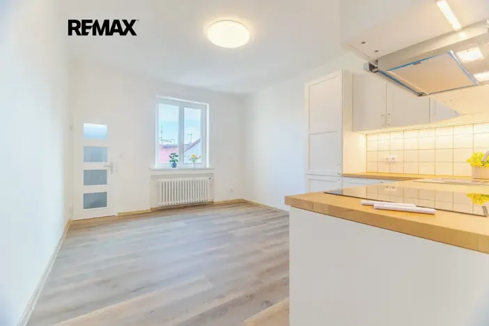 Pronájem bytu 3+kk, Praha - Vršovice, Rybalkova, 75 m2