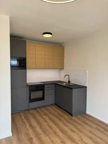 Pronájem bytu 2+kk, Praha - Černý Most, Arnošta Valenty, 34 m2