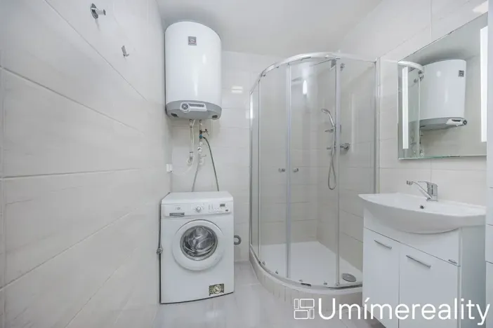Prodej bytu 1+kk, Praha - Kobylisy, Jelínkova, 32 m2