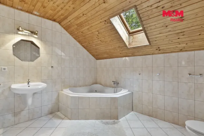 Prodej rodinného domu, Harrachov, 341 m2