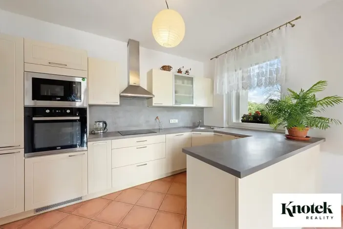 Prodej rodinného domu, Hoštice, 168 m2