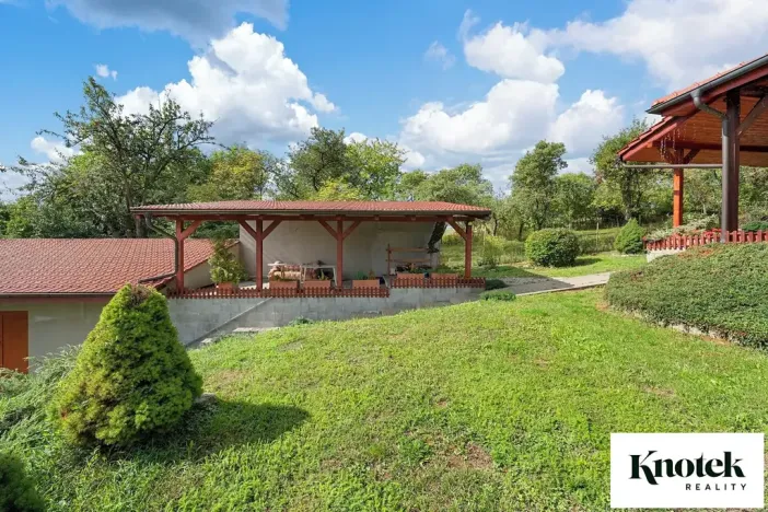Prodej rodinného domu, Hoštice, 168 m2