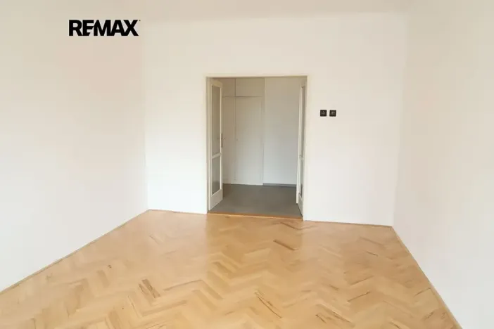 Pronájem bytu 2+1, Praha - Podolí, Podolská, 67 m2