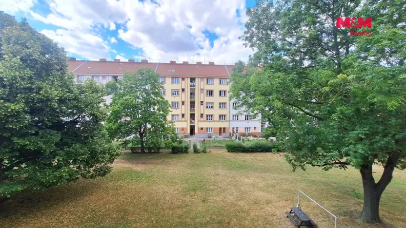 Prodej bytu 2+1, Hradec Králové, Ladova, 60 m2