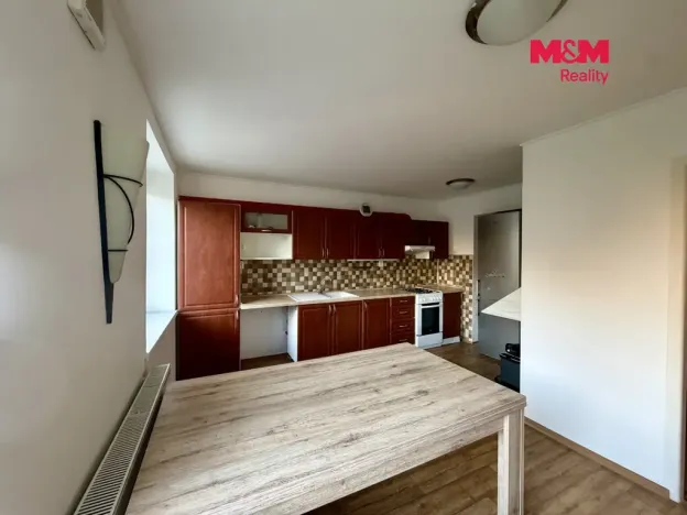 Pronájem bytu 3+1, Chomutov, SNP, 80 m2
