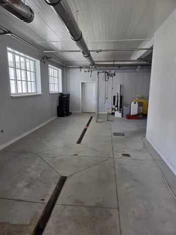 Pronájem výrobních prostor, Náměšť nad Oslavou, Masarykovo nám., 380 m2