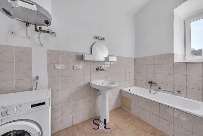 Prodej rodinného domu, Doksy, náměstí Republiky, 470 m2