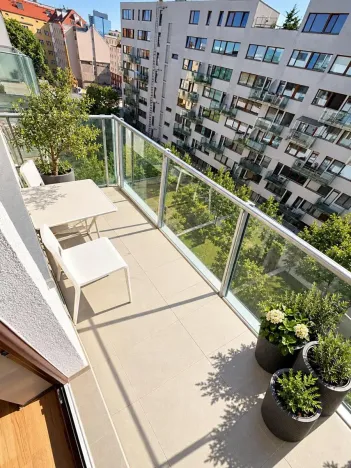 Pronájem bytu 2+kk, Praha - Holešovice, Poupětova, 52 m2