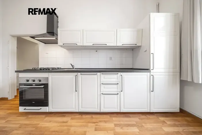 Pronájem bytu 2+1, Praha - Karlín, Prvního pluku, 73 m2