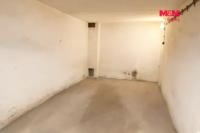 Pronájem garáže, Kladno - Kročehlavy, Bellevue, 16 m2