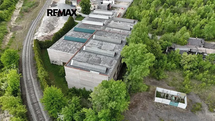 Pronájem výrobních prostor, Roudnice nad Labem, Pracnerova, 2250 m2
