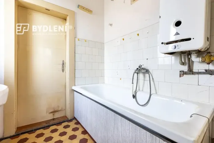 Prodej vícegeneračního domu, Novosedlice, Husova, 360 m2