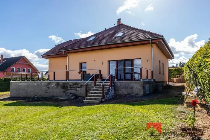 Prodej rodinného domu, Újezd, 346 m2