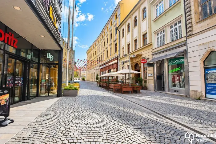 Pronájem obchodního prostoru, Olomouc, 28. října, 114 m2