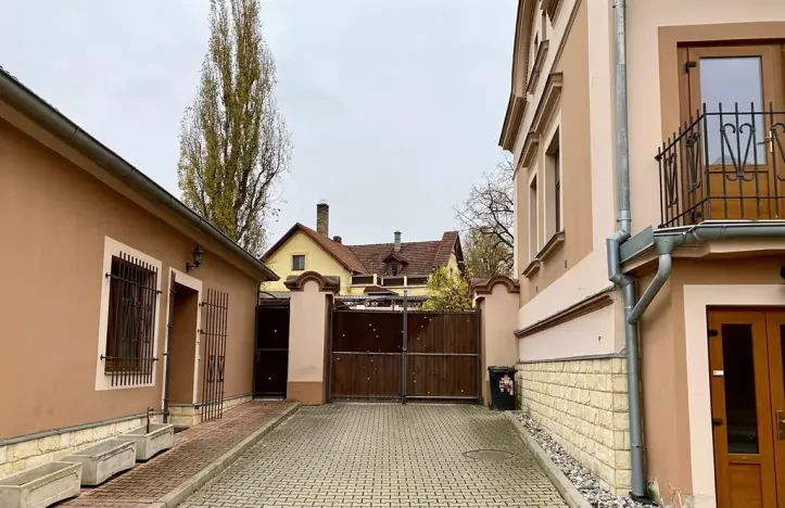 Prodej komerční nemovitosti, Čečelice, Všetatská, 650 m2