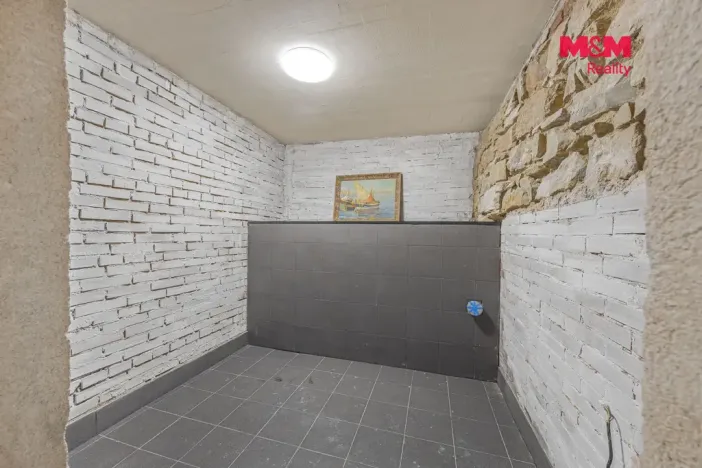 Prodej obchodního prostoru, Praha, Seifertova, 110 m2