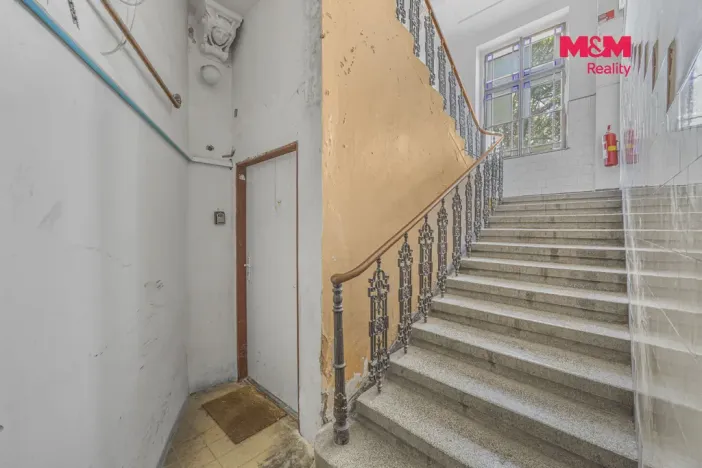 Prodej obchodního prostoru, Praha, Seifertova, 110 m2