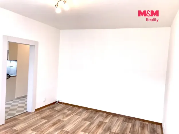 Pronájem bytu 2+kk, Praha - Lhotka, Mirotická, 35 m2