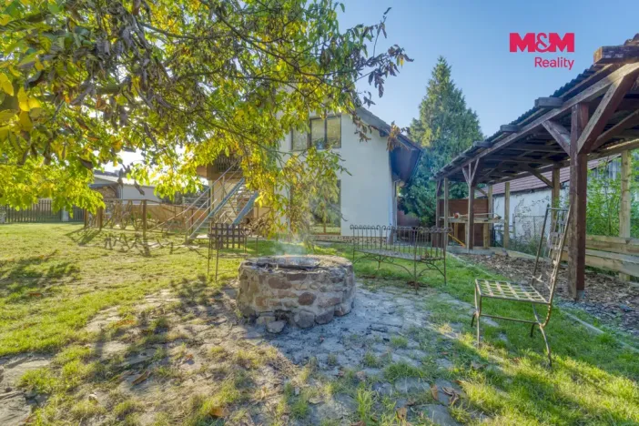 Prodej rodinného domu, Mokrouše, 176 m2