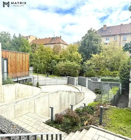 Pronájem bytu 2+kk, Praha - Libeň, U Rokytky, 76 m2
